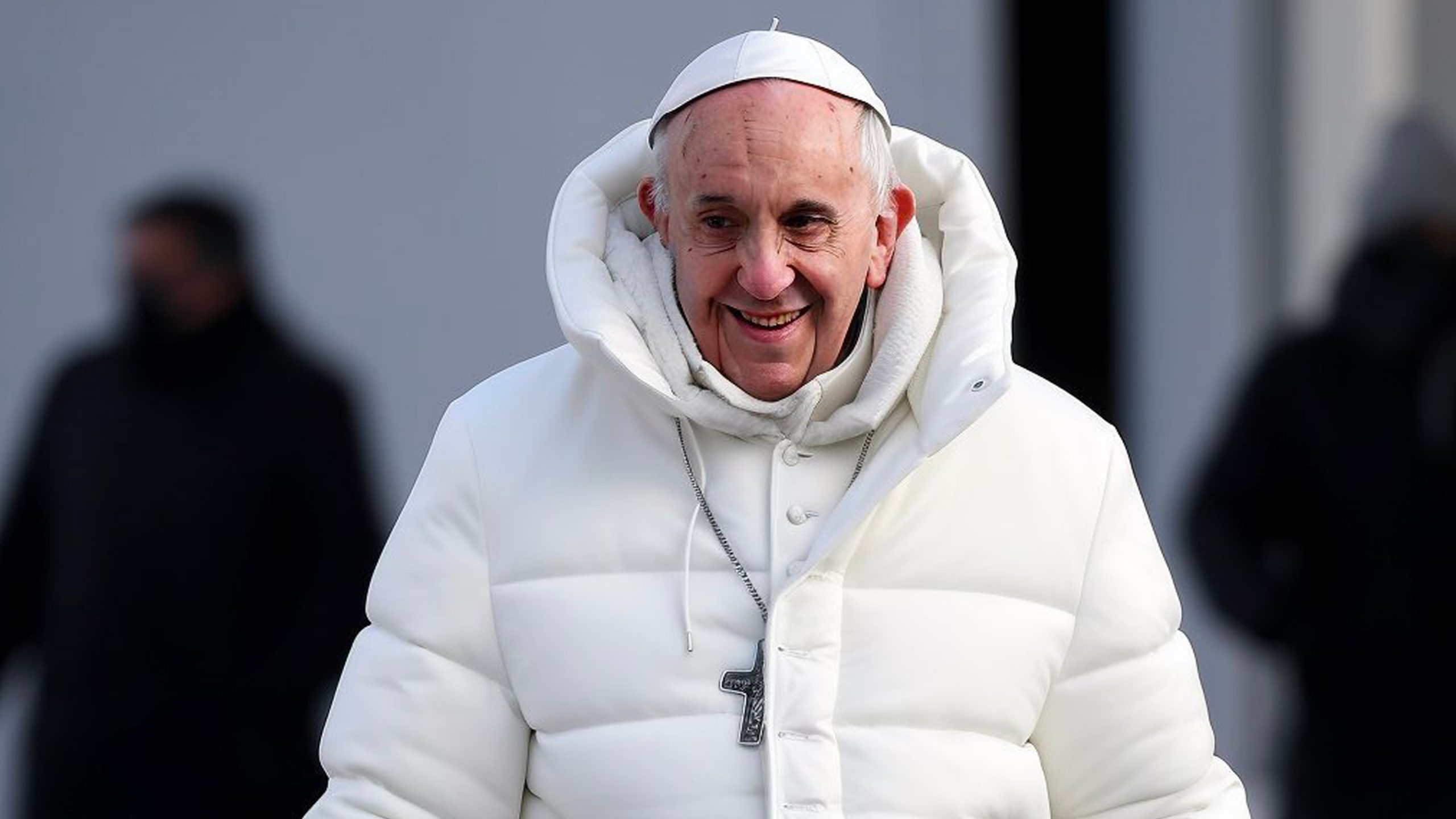 Папа Римский в пуховике нейросеть